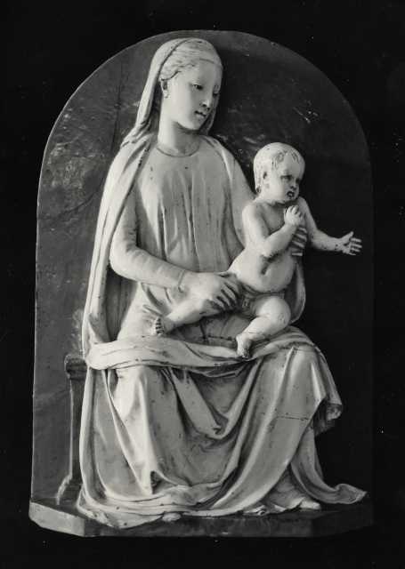 Anonimo — Della Robbia - seguace - sec. XV/ XVI - Madonna con Bambino — insieme